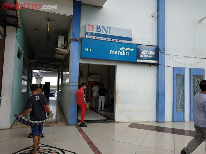 Tersedia ATM Center dengan banyaknya pilihan bank-bank