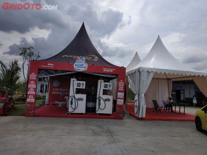 KiosK Pertamax di rest area KM 597, jalan Tol Trans Jawa daerah Magetan