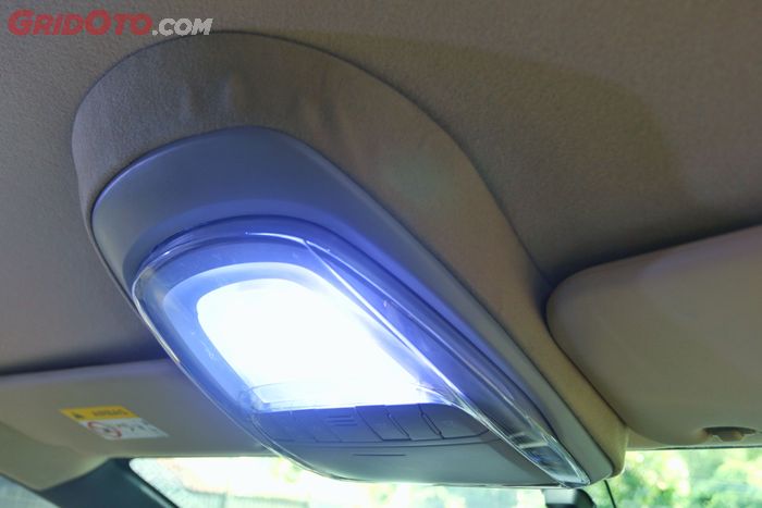 Lampu plafon dari Innova Reborn