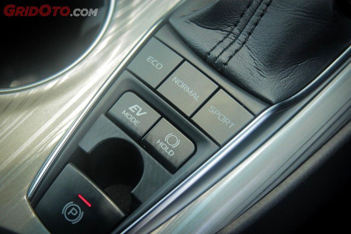 Adjustable Driving Mode &amp; rem parkir dari Toyota All New Camry