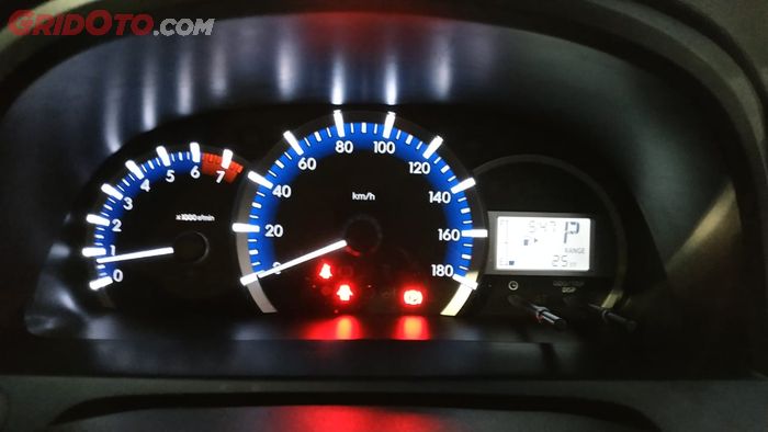 tampilan speedometer dan MID di Grand New Xenia