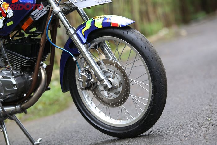 Modifikasi Yamaha RX King Bertema Valentino Rossi