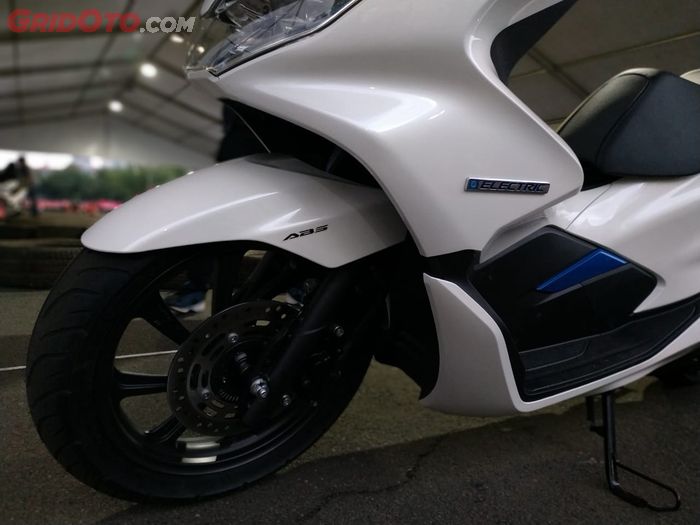 PCX Electric sudah menggunakan sistem ABS (Anti-lock Brake Sistem)