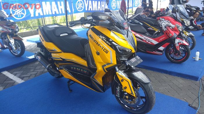 Yamaha XMAX di ajang Customaxi Surabaya