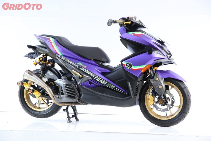 Yamaha Aerox dimodifikasi untuk memperkuat kesan sporty 