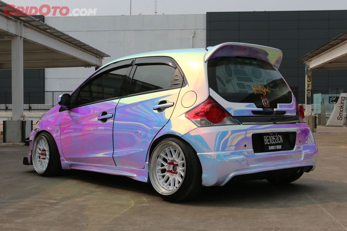 Honda Brio punya pesona magis berkat wrana Mystic Chrome