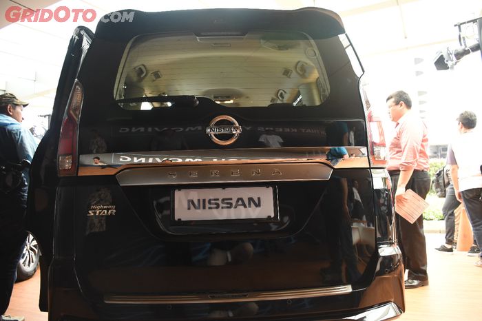 tampilan belakang all new nissan serena