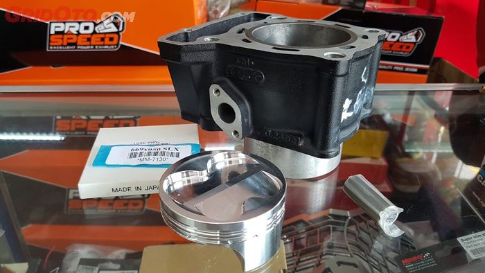 Blok silinder dan piston aftermarket di custom agar bisa terpasang di Kawasaki Ninja 250SL