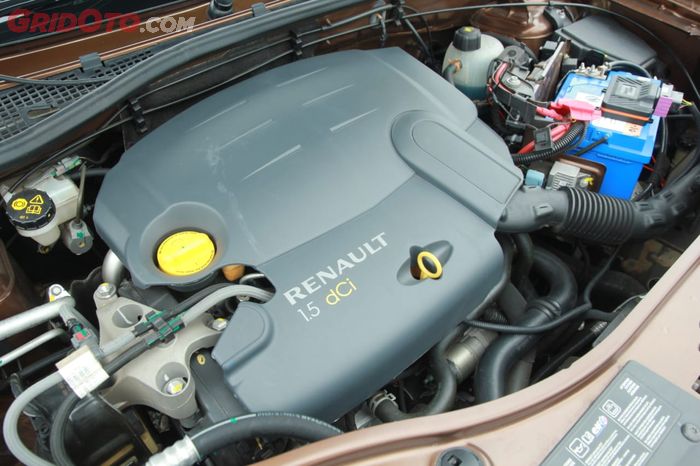 Illustrasi mesin Renault Duster.
