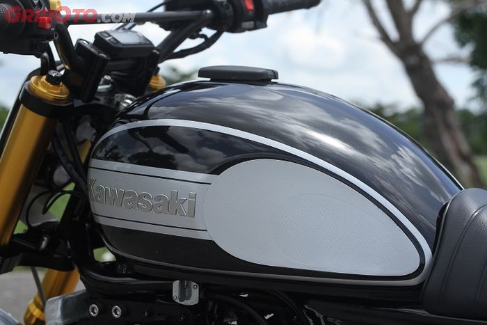  Kawasaki Ninja 250R 2008 Kepincut Scrambler , Tangki copotan dari Kawasaki W175 bikin kesan makin gambot 