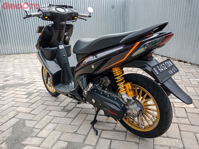 Modifikasi Honda Vario 110 Tampil Lebih Fresh dengan Part Branded