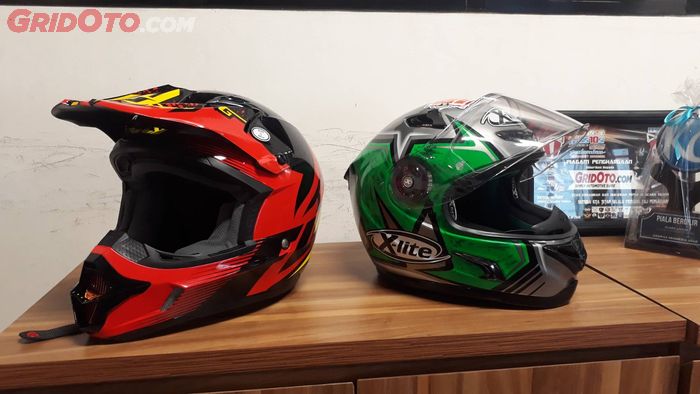 Kenapa helm motocross bentuknya kayak cakil yang monyong?