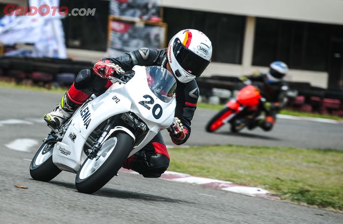 Test Ride Lenka GP12 