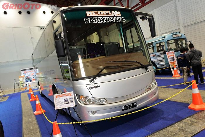 Bus Neoplan Transliner