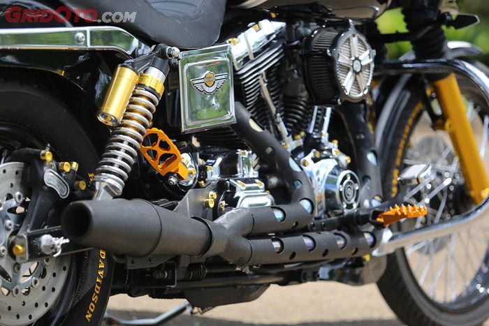 Harley-Davidson Dyna Club Stlye Garage CH07 Motorcycle