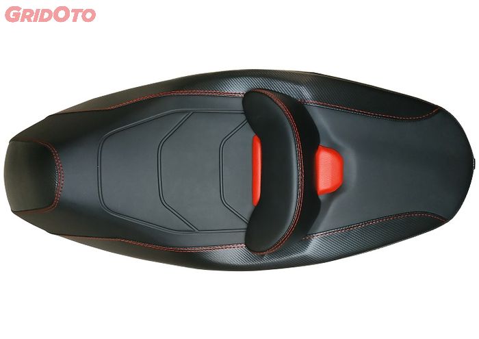 Pilihan lain datang dari bengkel RI Matic Shop &amp; Service, yang juga menyuguhkan jok model Eropa, tapi tanpa lampu bagasi