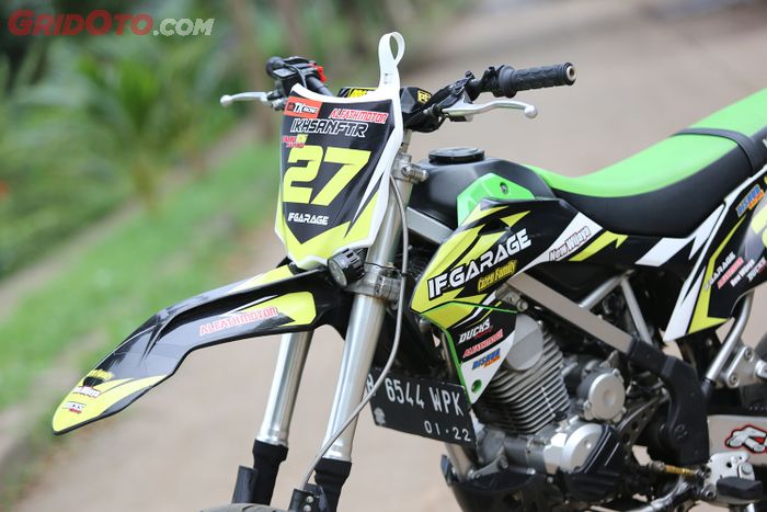 Kawasaki KLX150BF Racing Supermoto IF Garage 