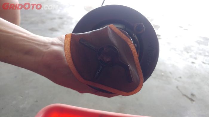 filter bensin yang sudah mulai kotor