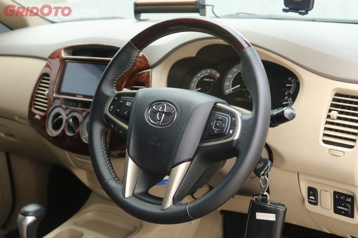 Interior Kijang Innova Ini Awet Muda Serasi Dengan Eksteriornya Gridoto Com