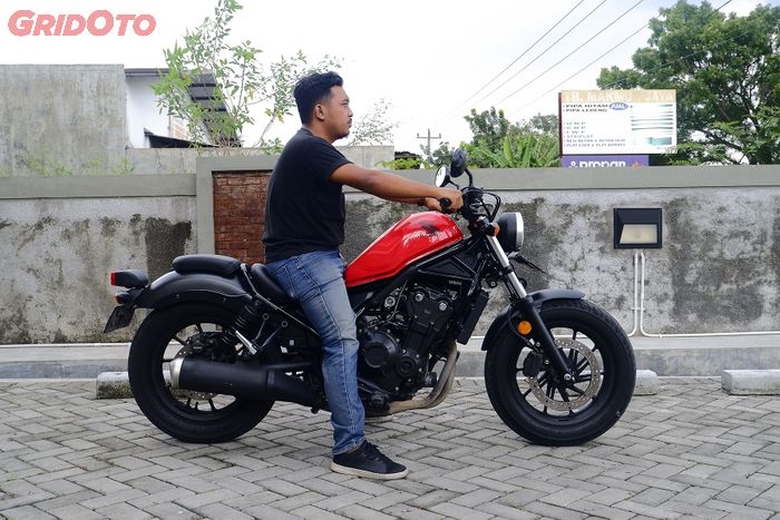 Seat height Honda Rebel 500 pendek banget