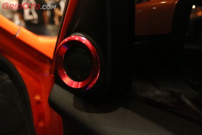 Tweeter lansiran Domination di pilar A