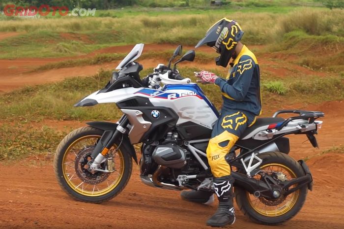 Aktifnya fitur Hill Start Control BMW R 1250 GS 2019