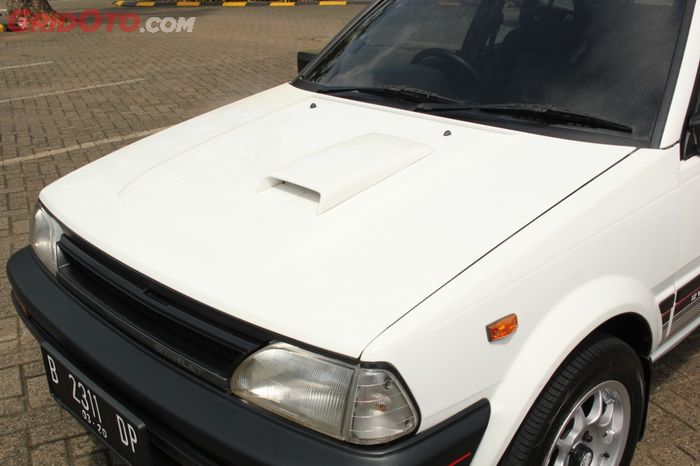 Kap mesin pake punya Starlet GT, ada bonnt turbo hood