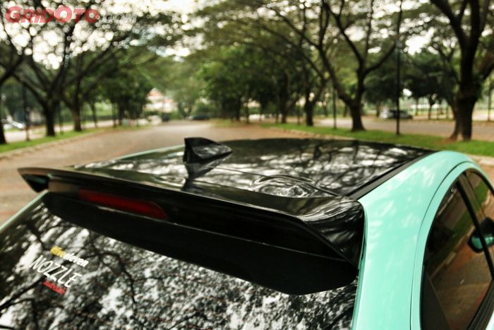 Spoiler custom bikin kesan agressif dan aerodinamis