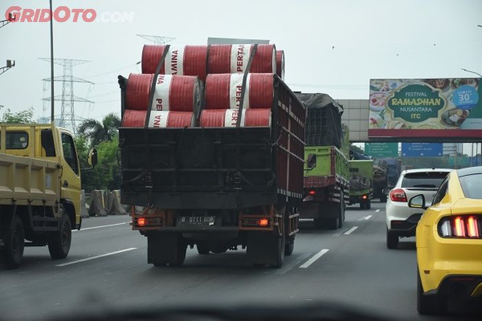 pahami kode lampu dari truk