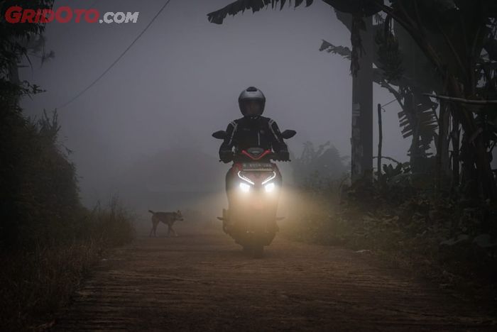 Lampu depan LED Honda Vario