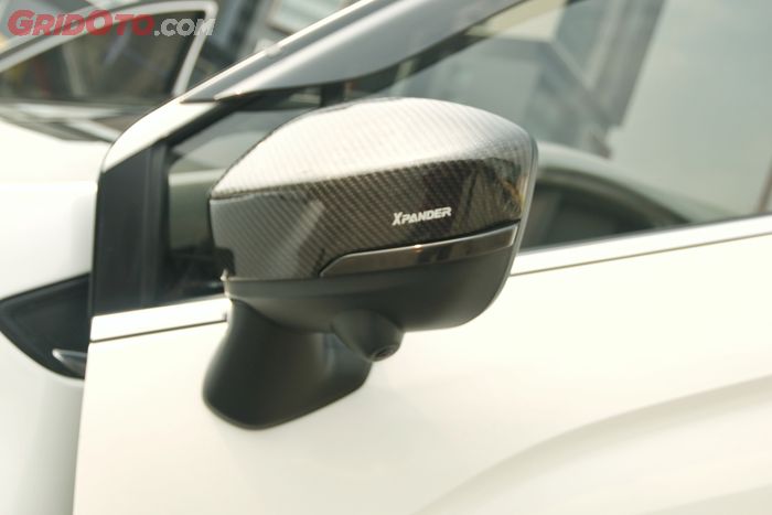 Cover spion plug and play bermaterial carbon fiber