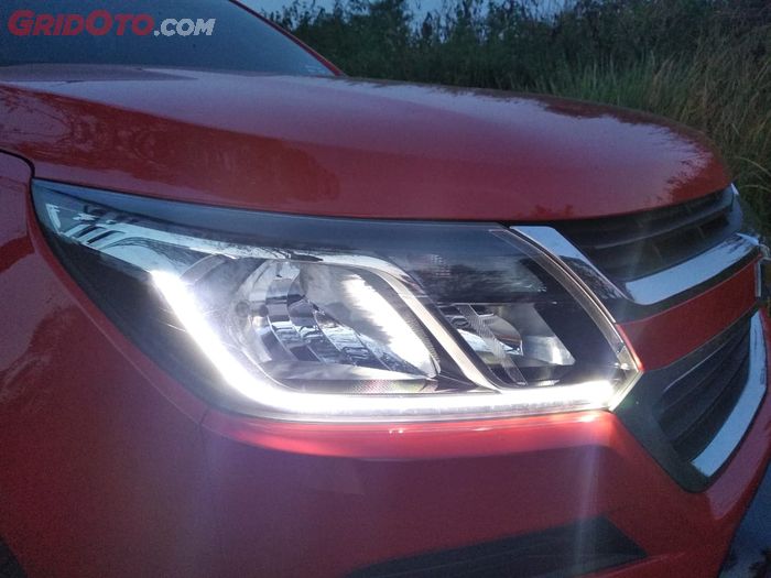 Lampu utama punya fitur auto dan sudah ada DRL LD