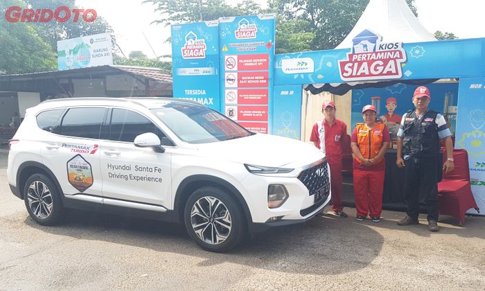Hyundai Santa Fe 2.4 XG di Kios Pertamina Siaga di Rest Area KM 33 A Tol Jakarta-Cikampek
