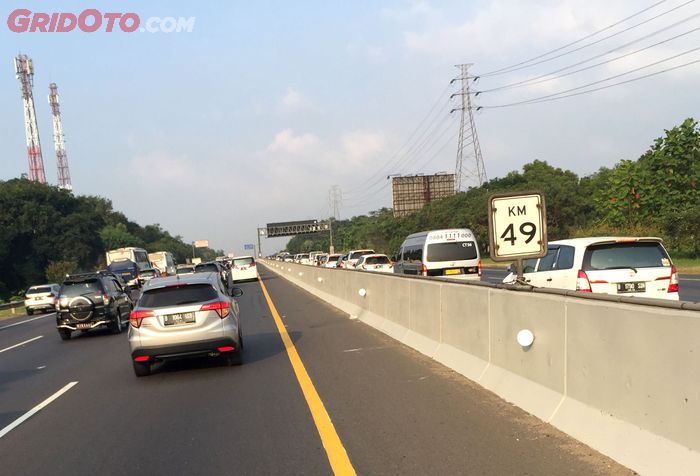 Sistem contraflow juga diberlakukan.