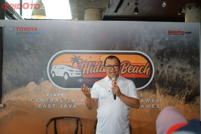 Rouli Sijabat selaku PR Manager Toyota Astra Motor memberikan sambutannya.