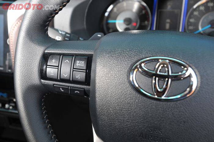 Toyota Fortuner Hidden Beach, Voice Command Mempermudah Mengakses Head Unit