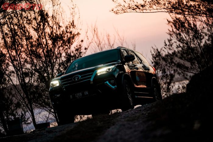 Toyota Fortuner Hidden Beach, Akses Jalan Menuju Pantai Rangiro