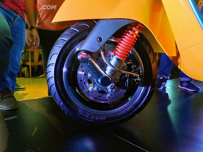 Suspensi depan New Vespa GTS Super 150 i-get ABS