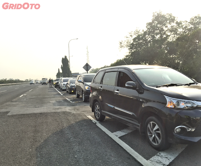 Deretan mobil Automotive Club (AC) saat tur pendek ke Bogor