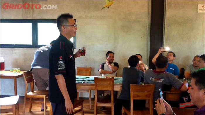 Perkenalan masing-masing anggots sekaligus diselipkan dengan coaching clinic