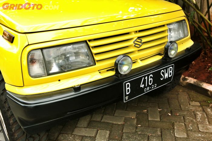 Tempel foglamp kecil di depan