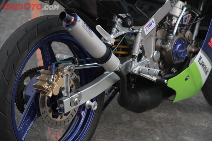 Knalpot Tyga dan DBS Titanium di Ninja 150R mMilik Jeff Lauw 