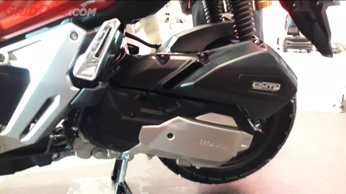 Skutik ini dibekali mesin 150 cc eSP mirip dengan milik All New PCX 150