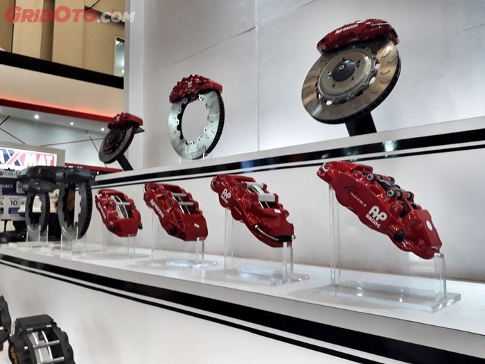 Display kaliper dan full kit BBK  lansiran Brembo dan AP Racing