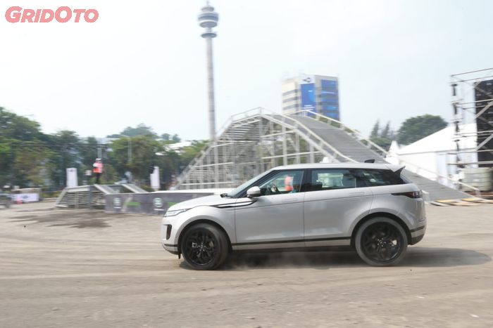 Test Drive Range Rover Evoque 2019
