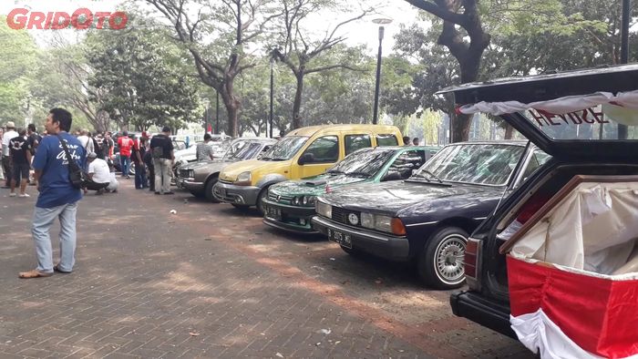 Deretan mobil klasik yang berada di Parkir Timur Senayan