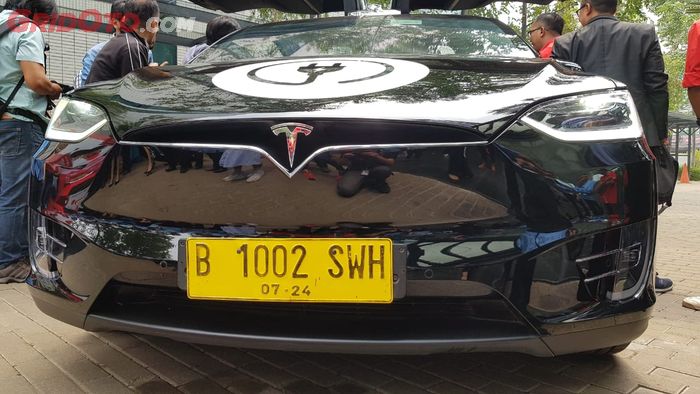 Grill Mobil Listrik Tesla Model X 75D