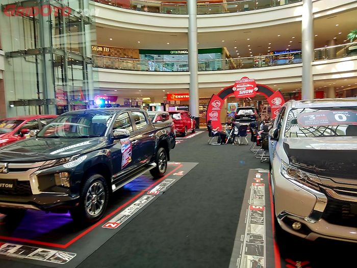 Suasana pameran Mitsubishi Motors Auto Show di Margo City Depok