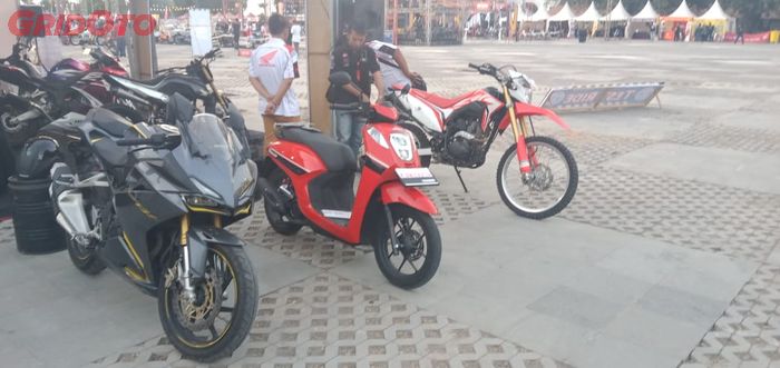 Jajaran motor yang disediakan oleh dealer Kurnia Kasih Solo.