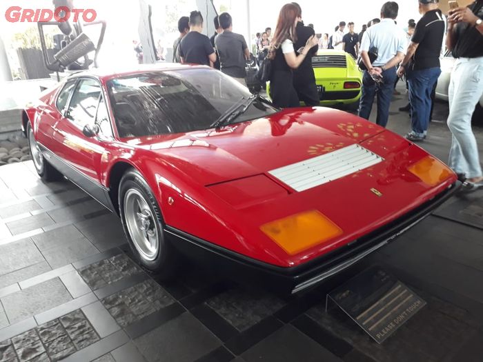 Ferrari 365 GT4